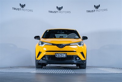 2017 Toyota C-HR - Thumbnail