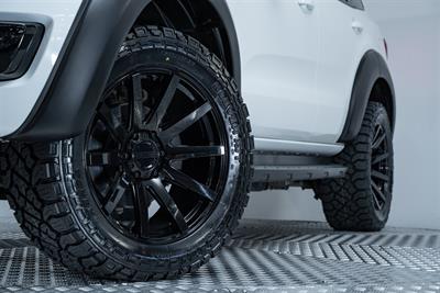 2016 Ford Everest - Thumbnail