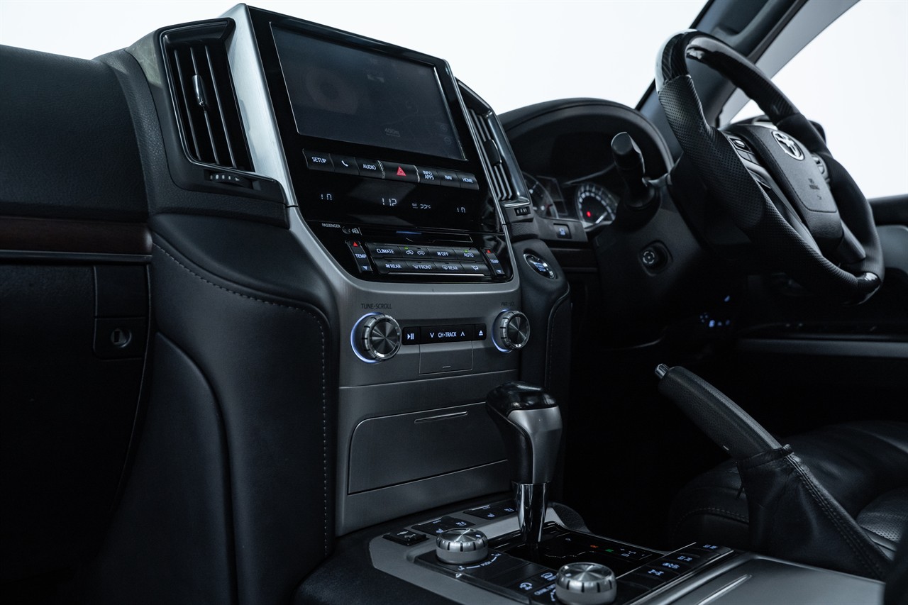 2017 Toyota Landcruiser