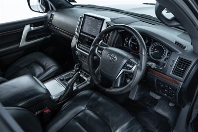 2017 Toyota Landcruiser - Thumbnail