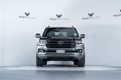 2017 Toyota Landcruiser - Thumbnail