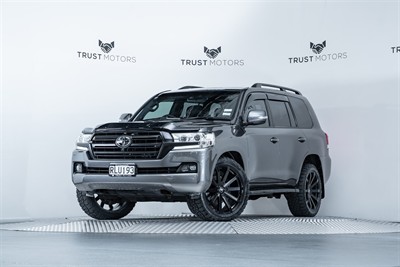 2017 Toyota Landcruiser - Thumbnail