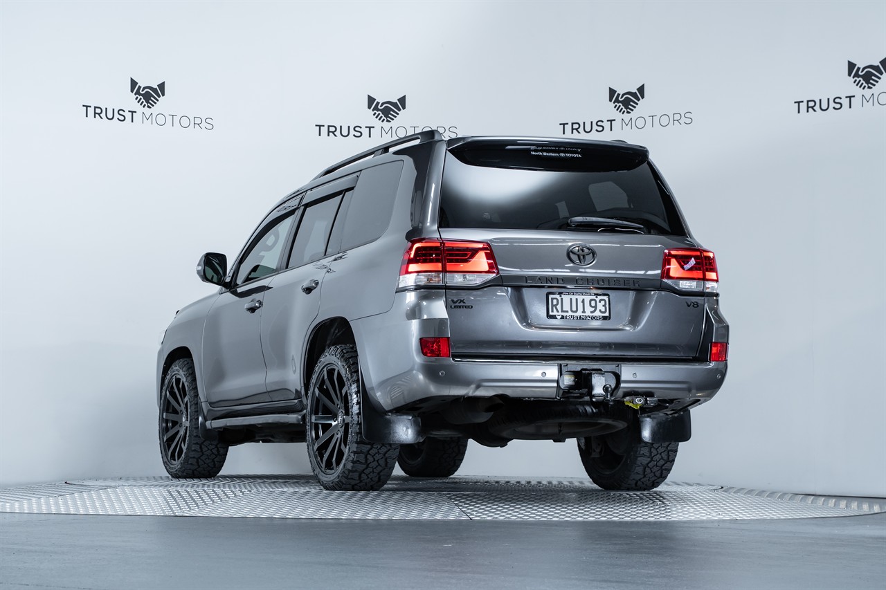 2017 Toyota Landcruiser