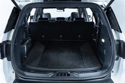 2023 Ford Everest - Thumbnail