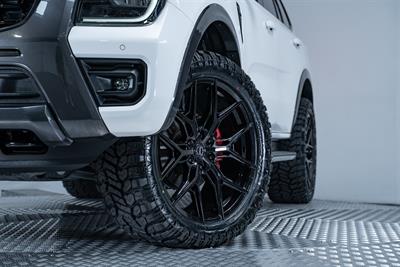 2023 Ford Everest - Thumbnail