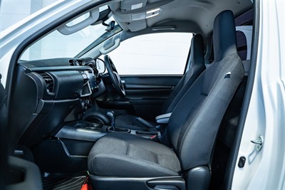 2022 Toyota Hilux - Thumbnail
