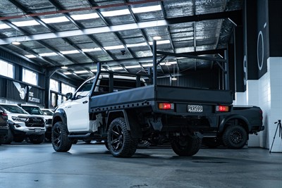 2022 Toyota Hilux - Thumbnail