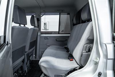 2020 Toyota Landcruiser - Thumbnail