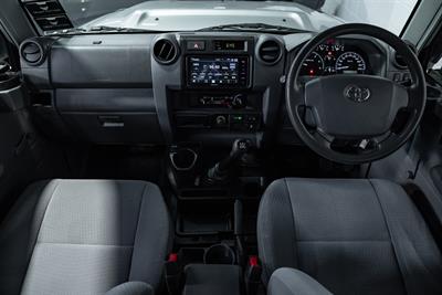 2020 Toyota Landcruiser - Thumbnail