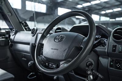 2020 Toyota Landcruiser - Thumbnail