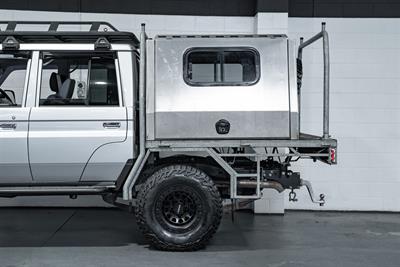 2020 Toyota Landcruiser - Thumbnail