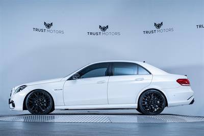 2013 Mercedes-Benz E 63 - Thumbnail