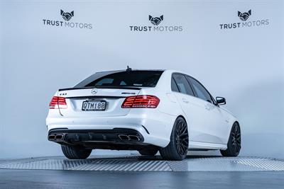 2013 Mercedes-Benz E 63 - Thumbnail