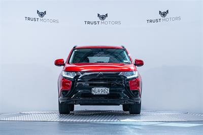2021 Mitsubishi Outlander - Thumbnail