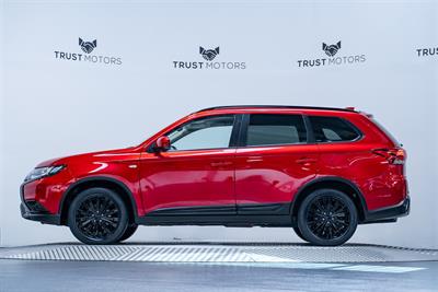 2021 Mitsubishi Outlander - Thumbnail