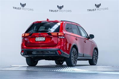 2021 Mitsubishi Outlander - Thumbnail