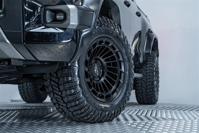 2023 Toyota Hilux - Thumbnail