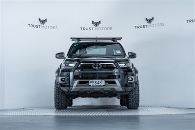 2023 Toyota Hilux - Thumbnail