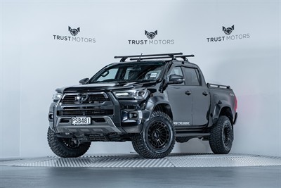 2023 Toyota Hilux - Thumbnail