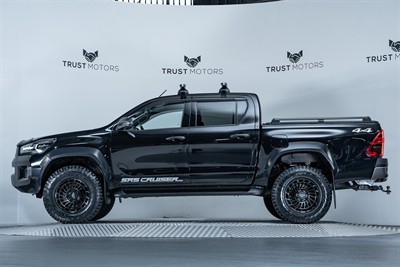 2023 Toyota Hilux - Thumbnail