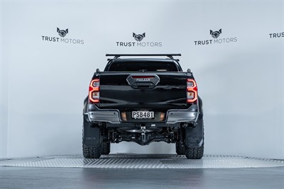2023 Toyota Hilux - Thumbnail