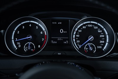 2015 Volkswagen Golf - Thumbnail