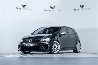 2015 Volkswagen Golf - Thumbnail