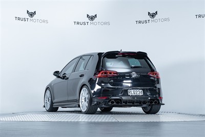 2015 Volkswagen Golf - Thumbnail