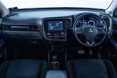 2021 Mitsubishi Outlander - Thumbnail