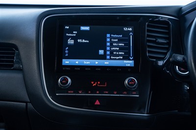 2021 Mitsubishi Outlander - Thumbnail