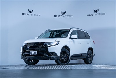 2021 Mitsubishi Outlander - Thumbnail