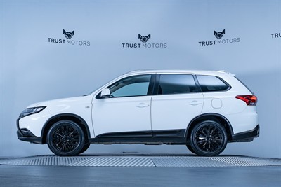 2021 Mitsubishi Outlander - Thumbnail