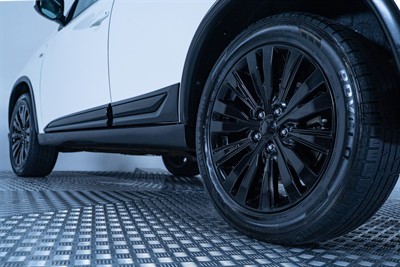 2021 Mitsubishi Outlander - Thumbnail