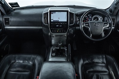 2016 Toyota Landcruiser - Thumbnail