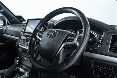 2016 Toyota Landcruiser - Thumbnail