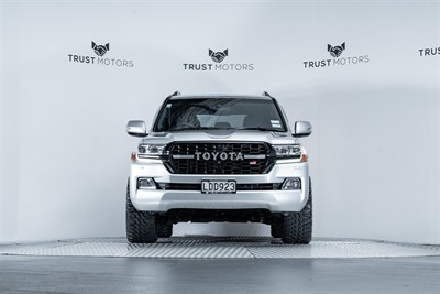 2016 Toyota Landcruiser - Thumbnail