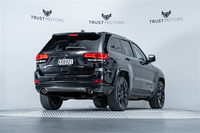 2016 Jeep Grand Cherokee - Thumbnail