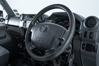 2020 Toyota Landcruiser - Thumbnail