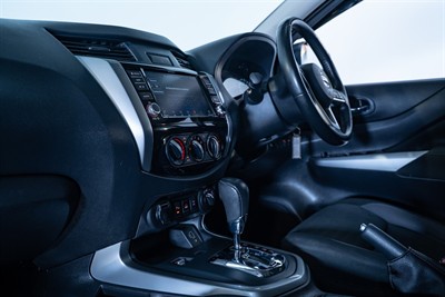 2021 Nissan Navara - Thumbnail
