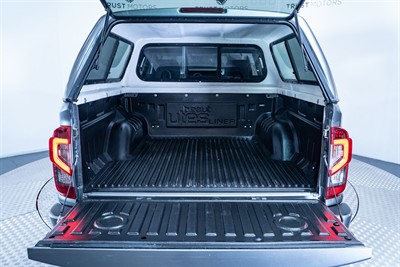 2021 Nissan Navara - Thumbnail