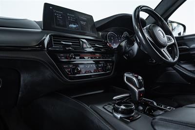 2018 BMW M5 - Thumbnail