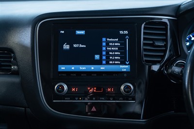 2021 Mitsubishi Outlander - Thumbnail