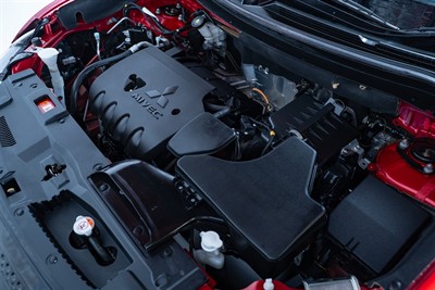 2021 Mitsubishi Outlander - Thumbnail
