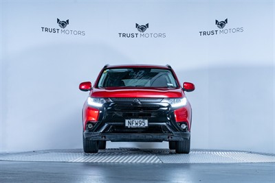 2021 Mitsubishi Outlander - Thumbnail