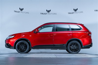 2021 Mitsubishi Outlander - Thumbnail