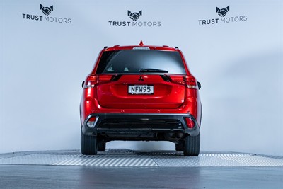 2021 Mitsubishi Outlander - Thumbnail