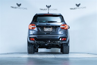 2021 Ford Everest - Thumbnail