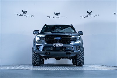 2023 Ford Everest - Thumbnail