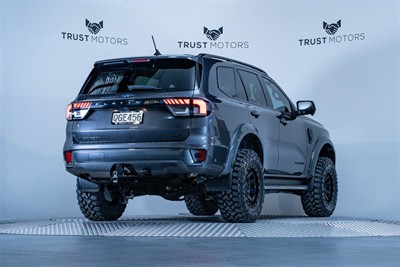 2023 Ford Everest - Thumbnail