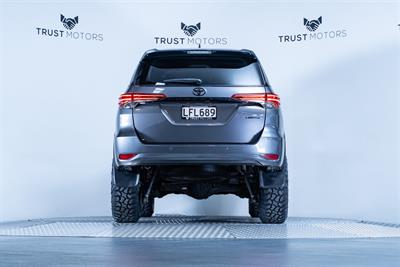2018 Toyota Fortuner - Thumbnail